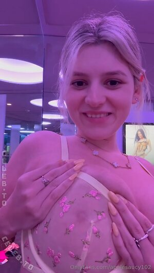 Applesaucy102 leaked photo #26