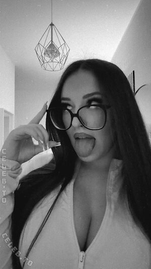 apr.allegra Nude Leaked Photo #2