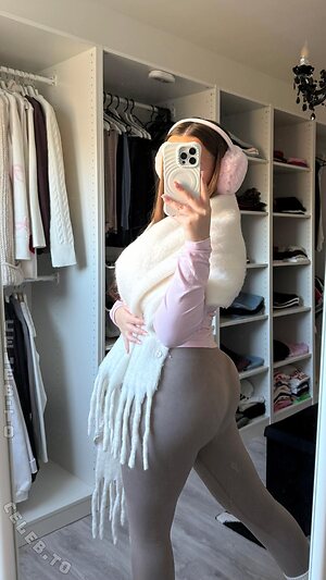 apr.allegra Nude Leaked Photo #7