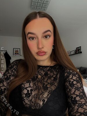 apr.allegra Nude Leaked Photo #19