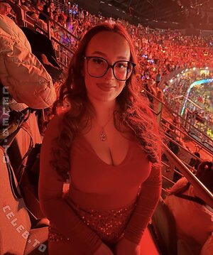 apr.allegra Nude Leaked Photo #25