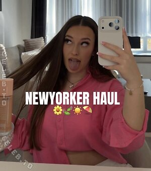 apr.allegra Nude Leaked Photo #31