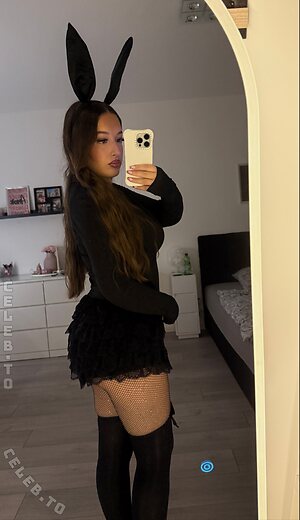 apr.allegra Nude Leaked Photo #42