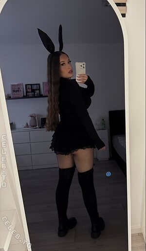 apr.allegra Nude Leaked Photo #43