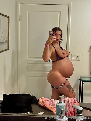 April Olsen leaked photo #4