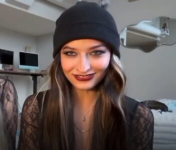 Aprilburps leaked photo #2