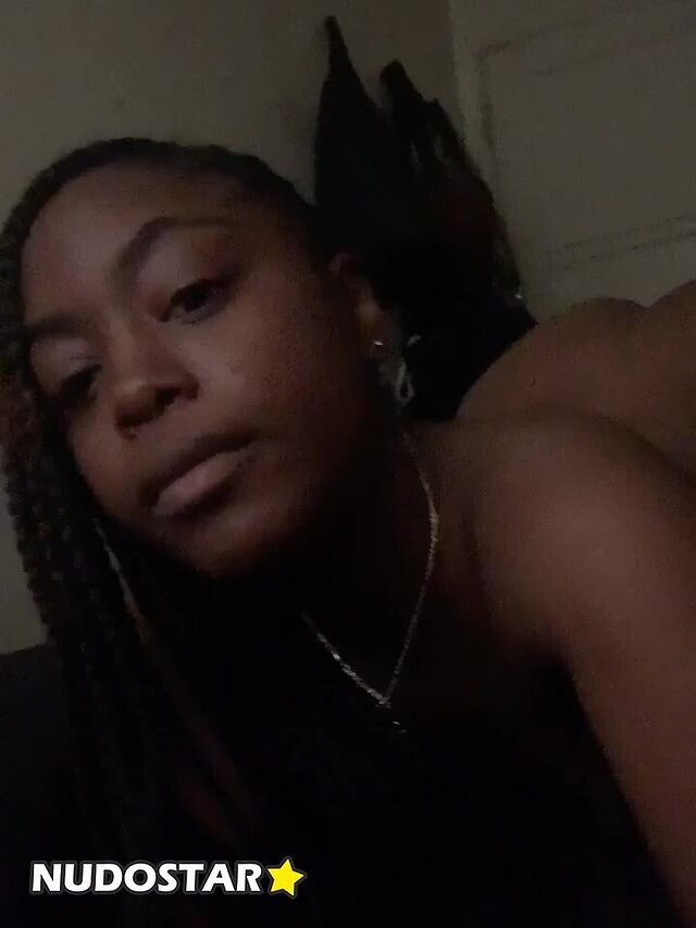 Arch Queen leaked photos