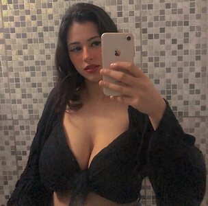 Archive's Nude Leaked Photo #5
