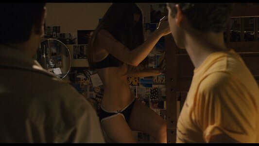 Ari Graynor Nude Leaked Photo #11