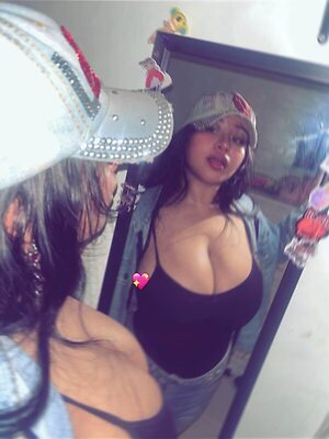 Ari Mar leaked photo #2
