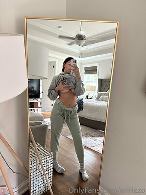 Ari Rizzo leaked photo #32