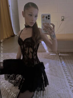 Ariana Grande photo
