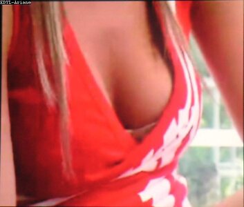 Ariane Brodier leaked photo #22
