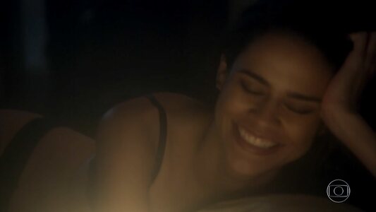 Arianne Botelho leaked photo #6