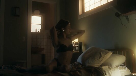 Arianne Botelho leaked photo #15