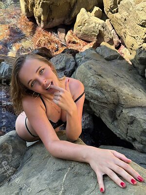 Ariel Goddess Nude Leaked Photo #8