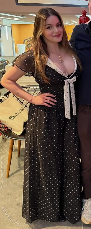 Ariel Winter Nude Leaked Photo #2