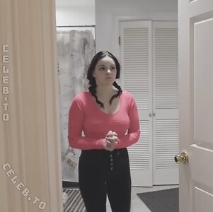 Ariel Winter Nude Leaked Photo #3