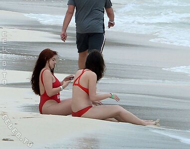Ariel Winter Nude Leaked Photo #17
