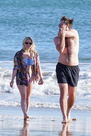 Ariel Winter Nude Leaked Photo #18