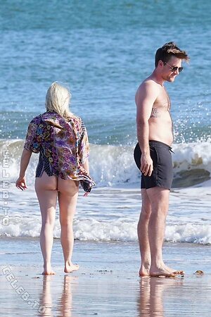 Ariel Winter Nude Leaked Photo #24