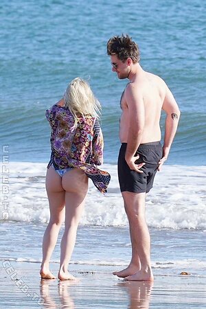 Ariel Winter Nude Leaked Photo #28