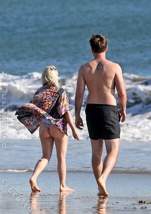 Ariel Winter Nude Leaked Photo #31