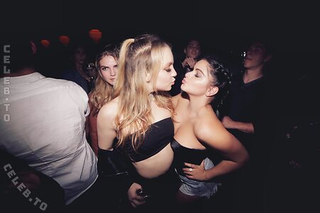 Ariel Winter Nude Leaked Photo #55