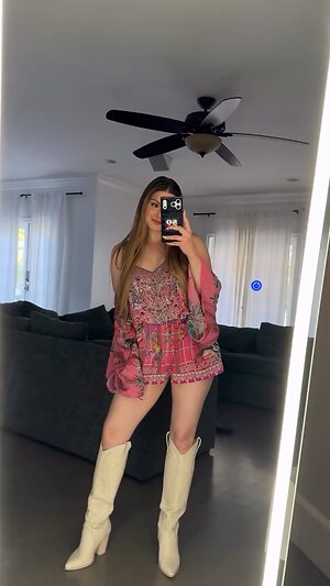 Ariel Winter leaked photo #215