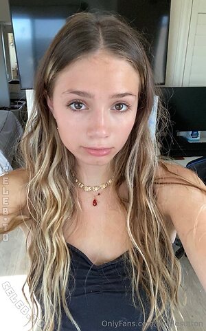 ariellesutton Nude Leaked Photo #2