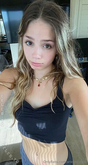 ariellesutton Nude Leaked Photo #3