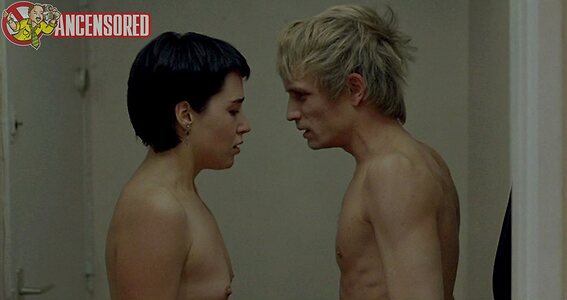 Arta Dobroshi leaked photo #15