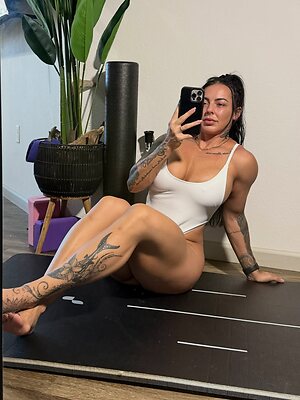 ashhentrekin leaked photo #58