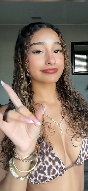 Ashlee Almonte leaked photo #2