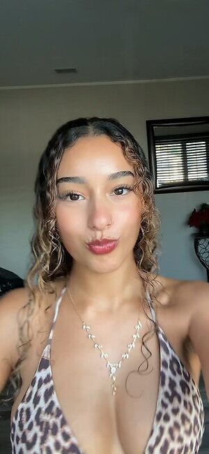 Ashlee Almonte leaked photo #11