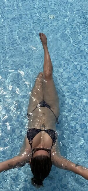 Ashleigh Herman leaked photo #11