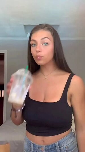 Ashleigh M leaked photo #3