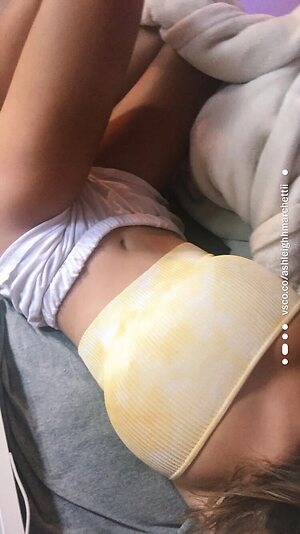 Ashleigh M leaked photo #32