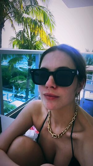 Ashley Benson Hot