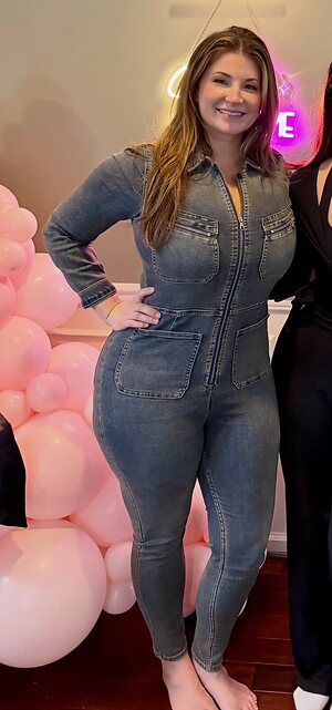 Ashley Bridges leaked photo #9