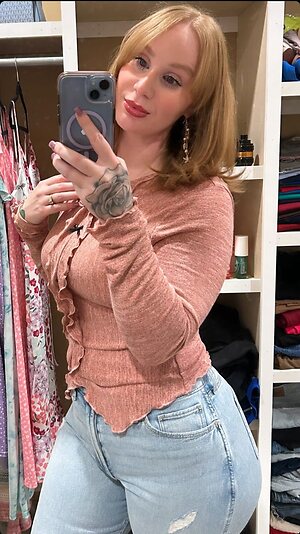 Ashley Elliott leaked photo #9
