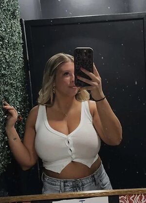 Ashley M Nude Leaked Photo #7