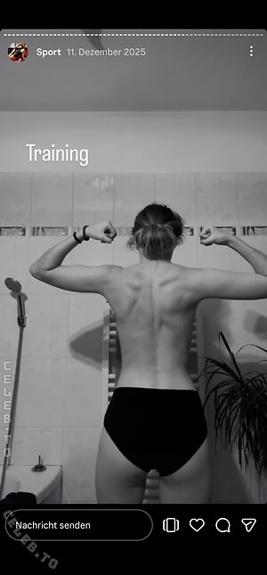 Ashley Shira photo