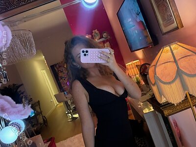 Ashley Suarez leaked photo #8