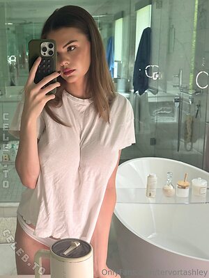 Ashley Tervort photo