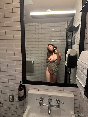 Ashley Tervort leaked photo #483