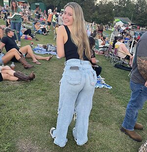 Ashleyyrobersonn leaked photo #3