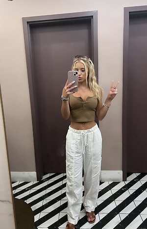 Ashlyn Sharp leaked photo #60