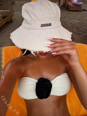 aslicyla Nude Leaked Photo #29