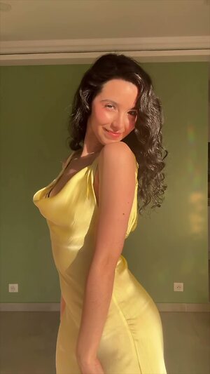 ASMR Glow leaked photo #21